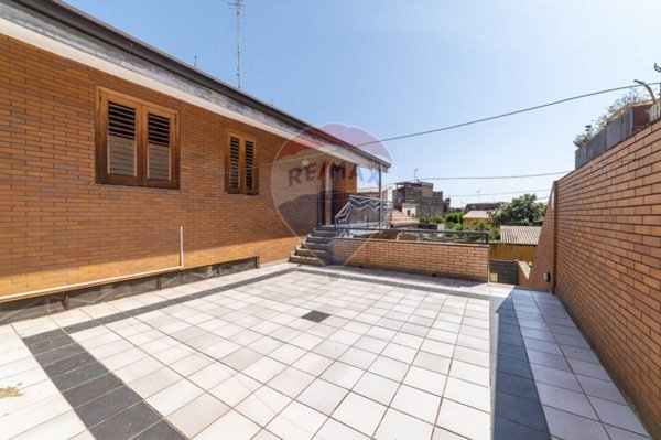 appartamento in vendita ad Aci Catena