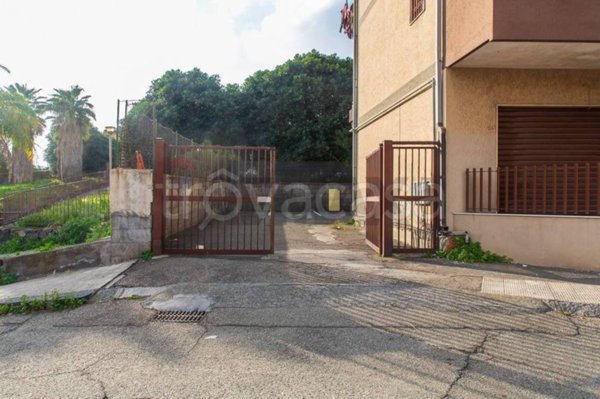 appartamento in vendita ad Aci Catena
