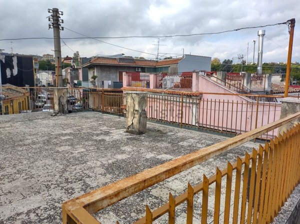 appartamento in vendita ad Aci Catena