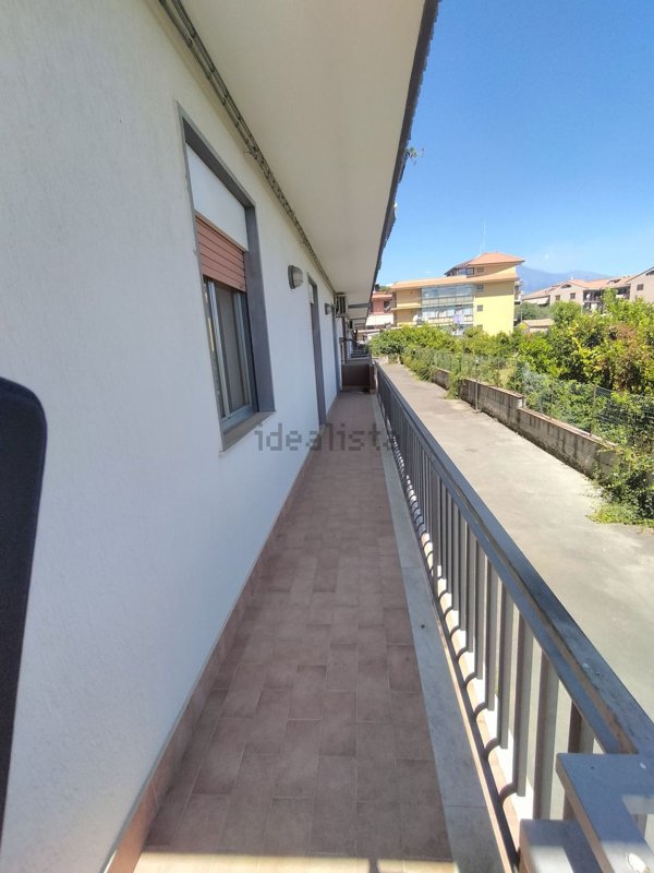 appartamento in vendita ad Aci Catena