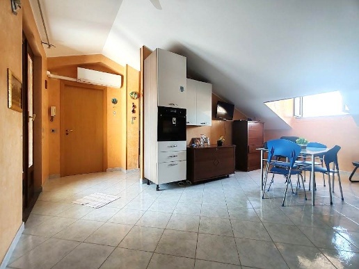 appartamento in vendita ad Aci Catena