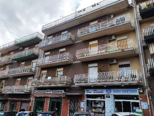appartamento in vendita ad Aci Catena