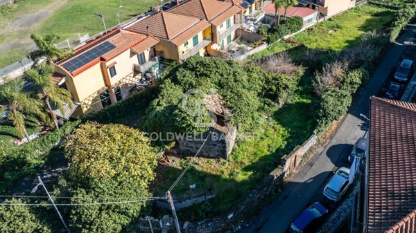 casa indipendente in vendita ad Aci Catena
