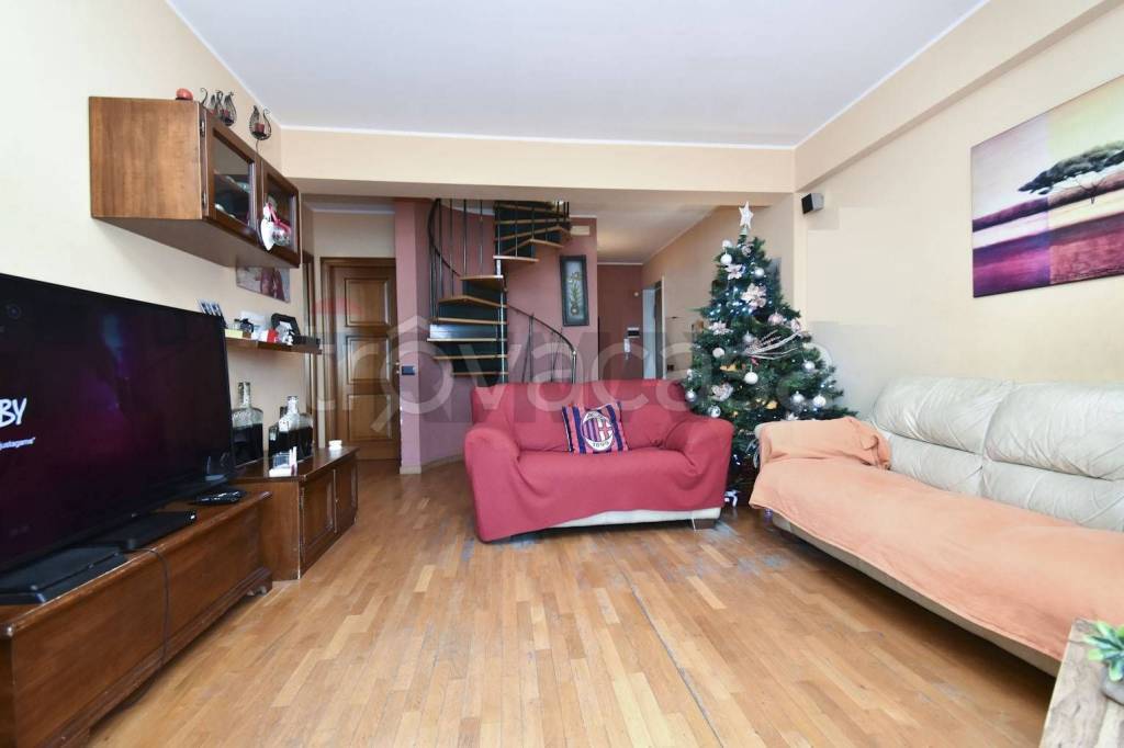 appartamento in vendita ad Aci Catena