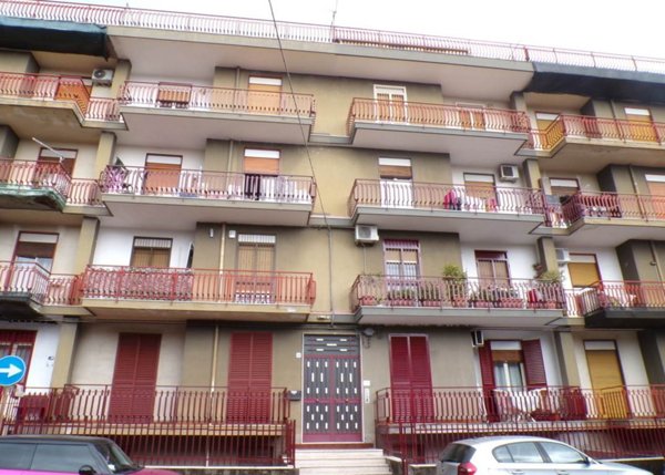 appartamento in vendita ad Aci Catena