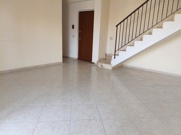appartamento in vendita ad Aci Catena