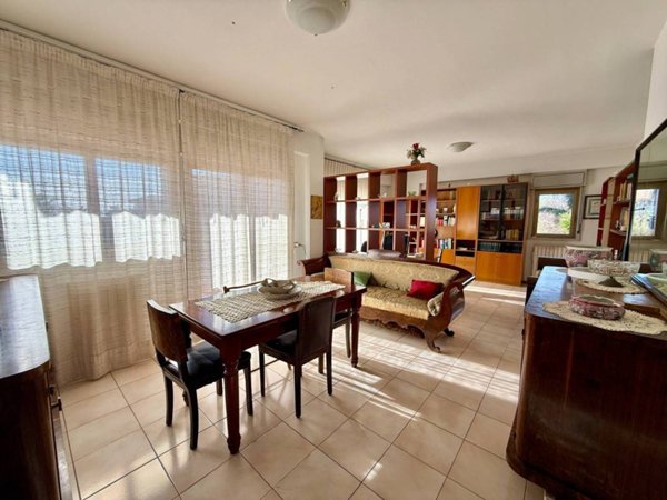 appartamento in vendita ad Aci Catena in zona Vampolieri