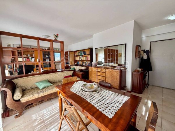 appartamento in vendita ad Aci Catena in zona Vampolieri