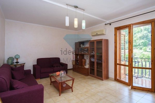 appartamento in vendita ad Aci Catena