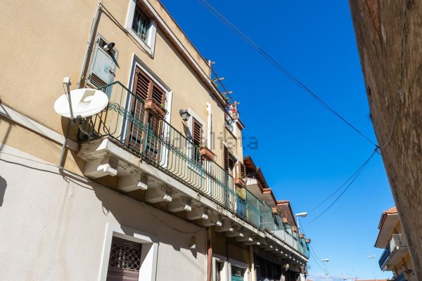 casa indipendente in vendita ad Aci Catena