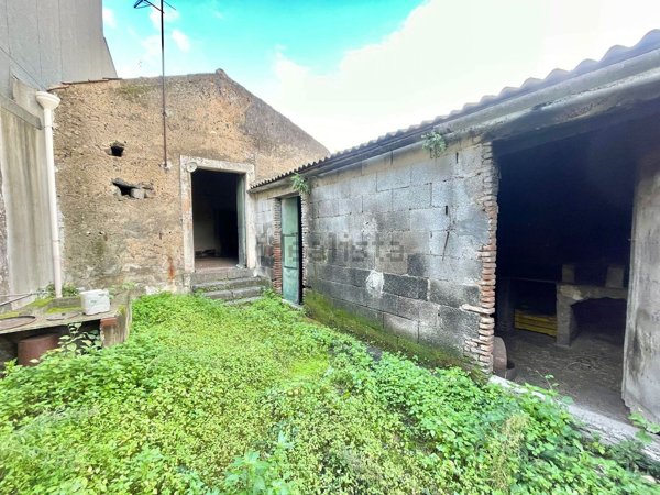 casa indipendente in vendita ad Aci Catena in zona Aci San Filippo