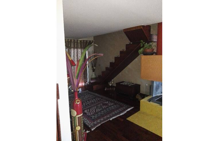 appartamento in vendita ad Aci Catena in zona Aci San Filippo