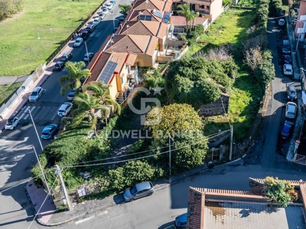 casa indipendente in vendita ad Aci Catena