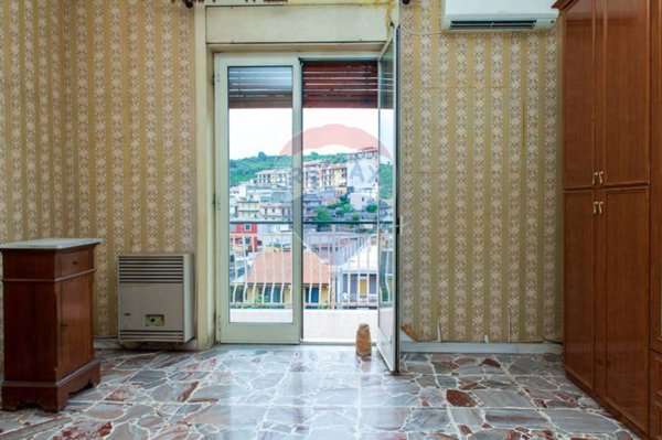 appartamento in vendita ad Aci Catena