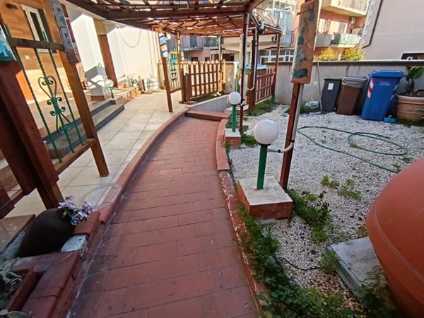 casa indipendente in vendita ad Aci Catena in zona San Nicolò