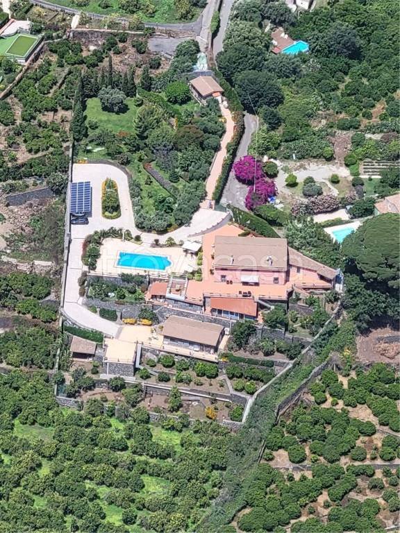 casa indipendente in vendita ad Aci Catena