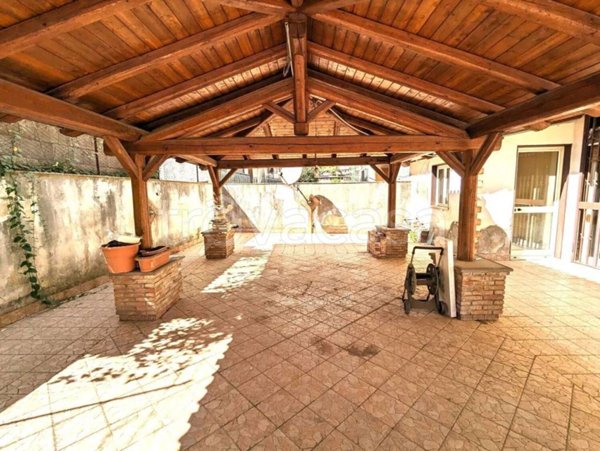 appartamento in vendita ad Aci Catena