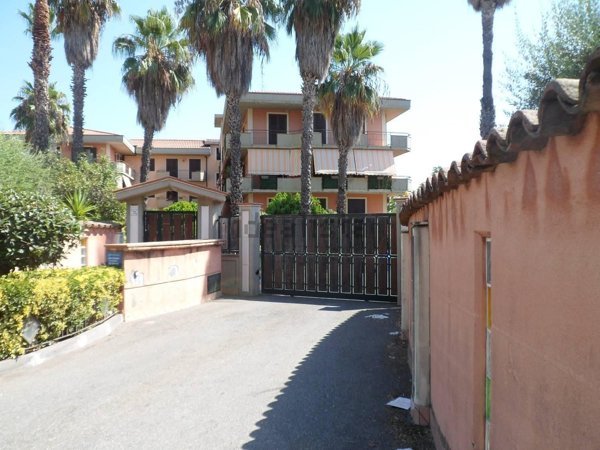 appartamento in vendita ad Aci Catena