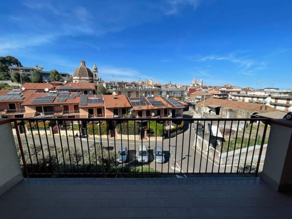 appartamento in vendita ad Aci Catena