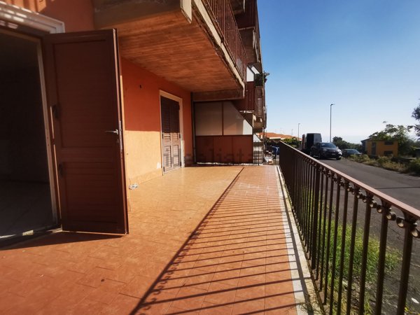 appartamento in vendita ad Aci Catena