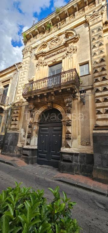 appartamento in vendita ad Aci Catena