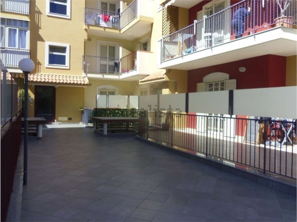 appartamento in vendita ad Aci Catena