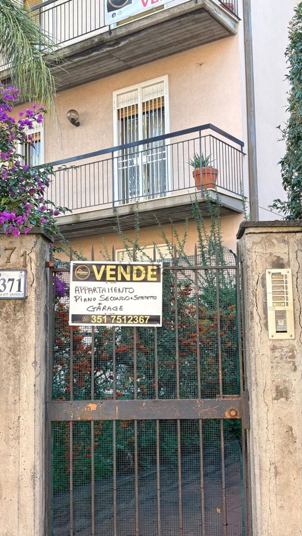 appartamento in vendita ad Aci Catena