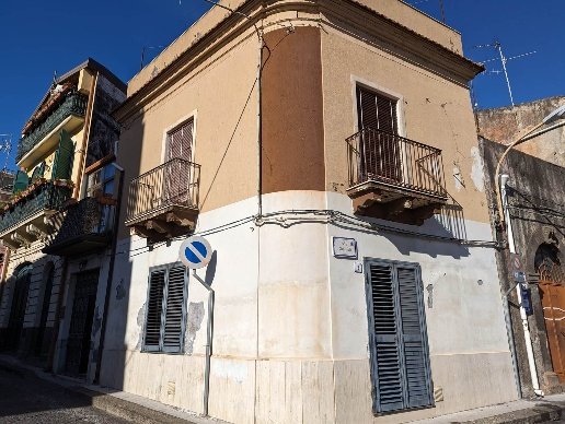 casa indipendente in vendita ad Aci Catena