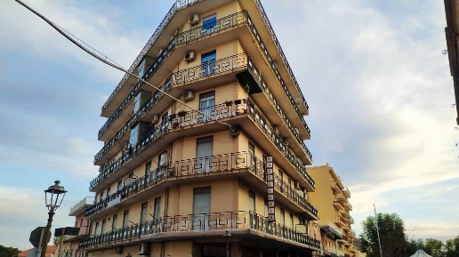 appartamento in vendita ad Aci Catena