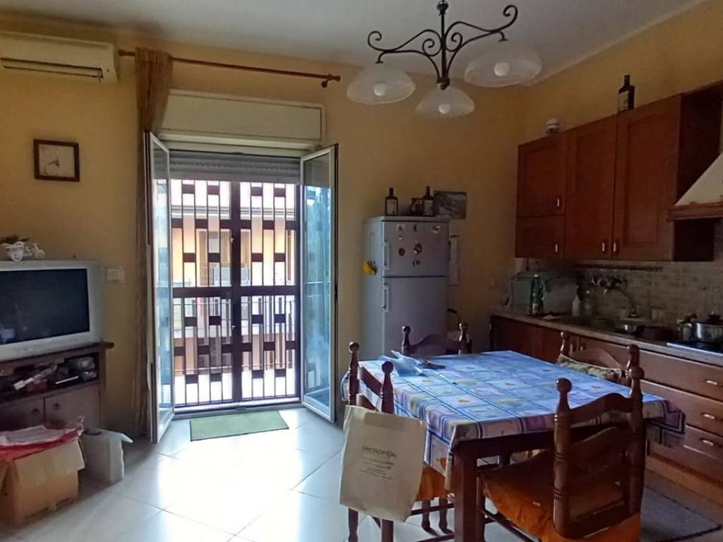 appartamento in vendita ad Aci Catena in zona Aci San Filippo