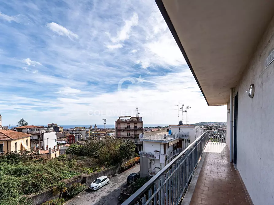 appartamento in vendita ad Aci Catena