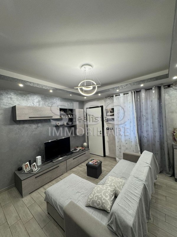 casa indipendente in vendita ad Aci Catena in zona Aci San Filippo