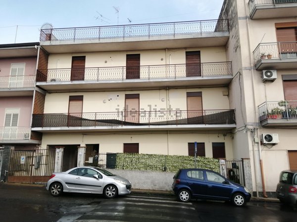 appartamento in vendita ad Aci Catena