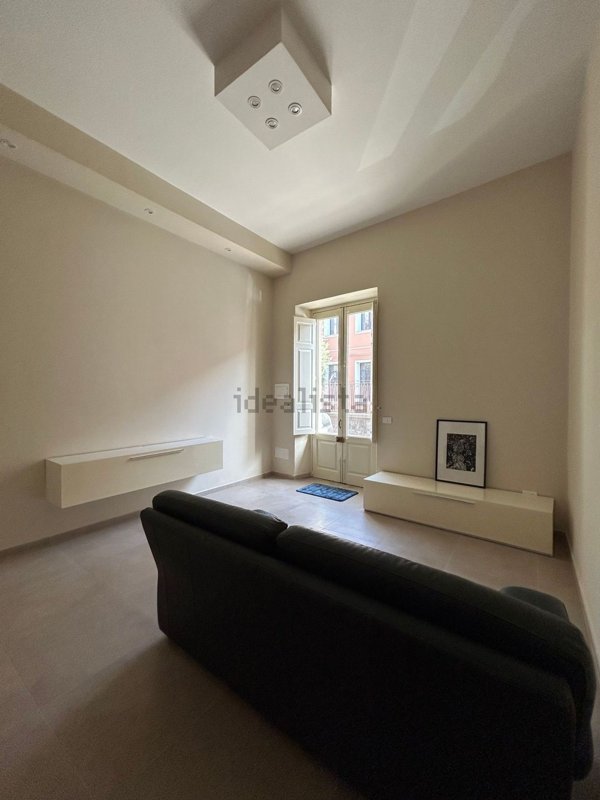 casa semindipendente in vendita ad Aci Catena