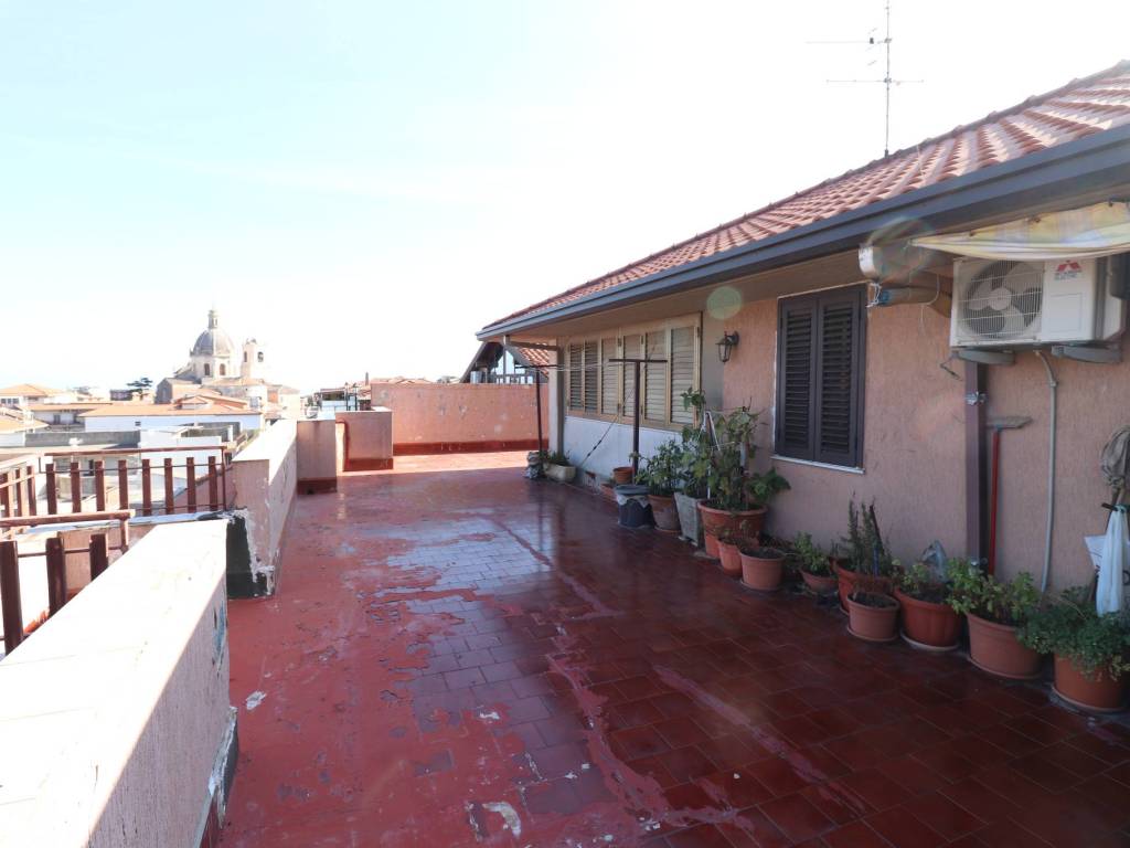 appartamento in vendita ad Aci Catena in zona Aci San Filippo