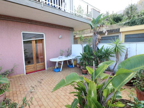 appartamento in vendita ad Aci Catena