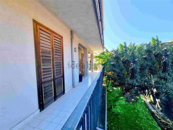 casa indipendente in vendita ad Aci Catena