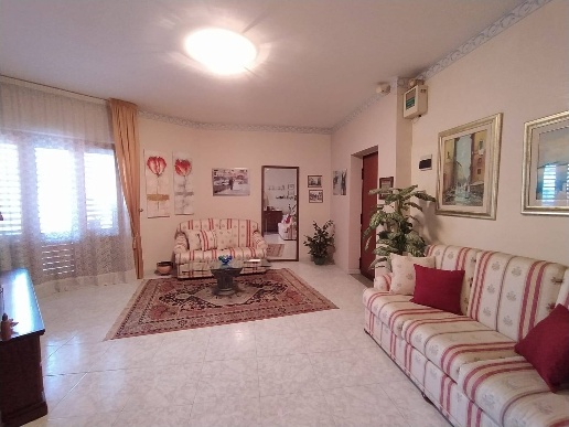 appartamento in vendita ad Aci Catena