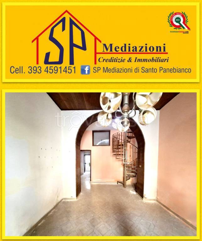 casa indipendente in vendita ad Aci Catena in zona Aci San Filippo