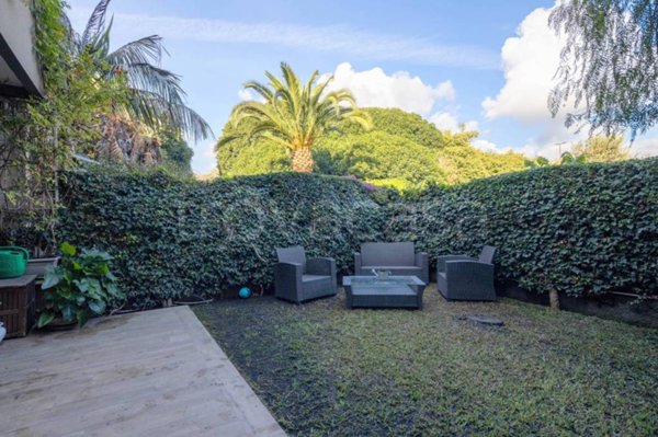 casa indipendente in vendita ad Aci Catena