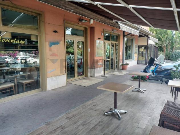 locale commerciale in vendita ad Aci Catena in zona Vampolieri