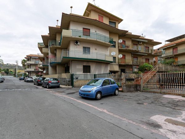 appartamento in vendita ad Aci Catena in zona San Nicolò