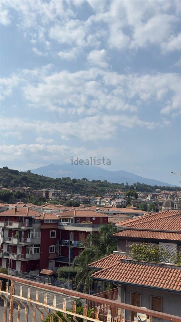 appartamento in vendita ad Aci Catena