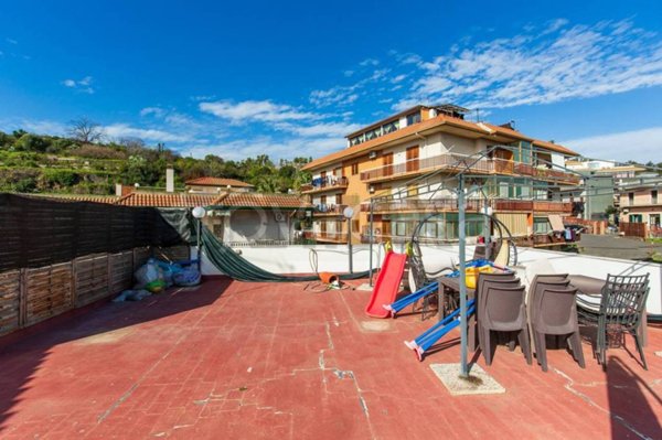 appartamento in vendita ad Aci Catena