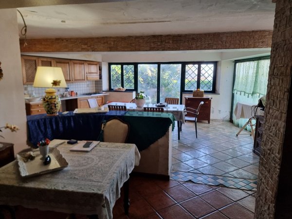 casa indipendente in vendita ad Aci Catena in zona Vampolieri