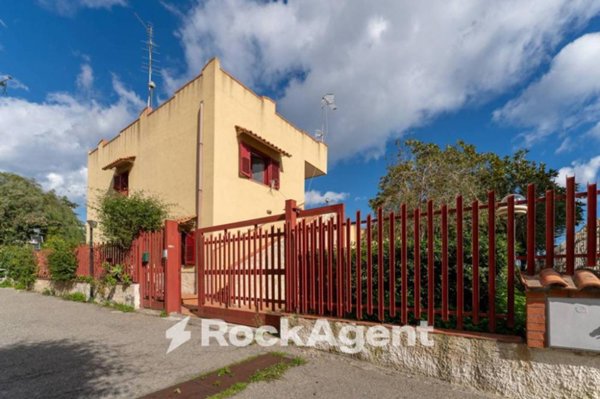 casa indipendente in vendita ad Aci Catena in zona Vampolieri