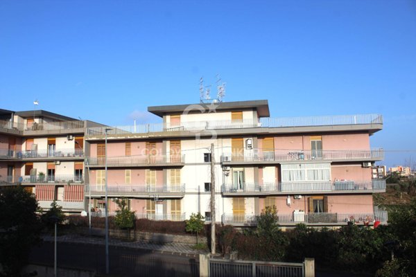 appartamento in vendita ad Aci Catena