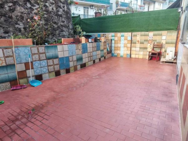 appartamento in vendita ad Aci Catena