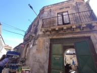 casa indipendente in vendita ad Aci Catena