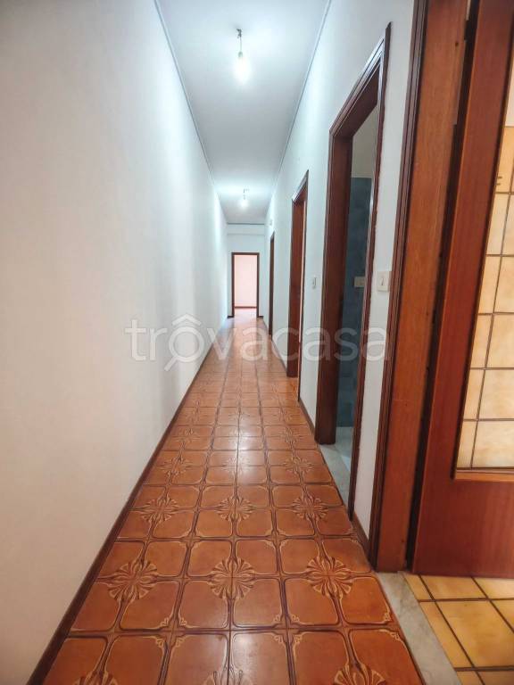 appartamento in vendita ad Aci Catena in zona Aci San Filippo